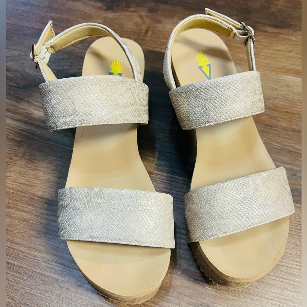 Volatile Wedges, Size 6